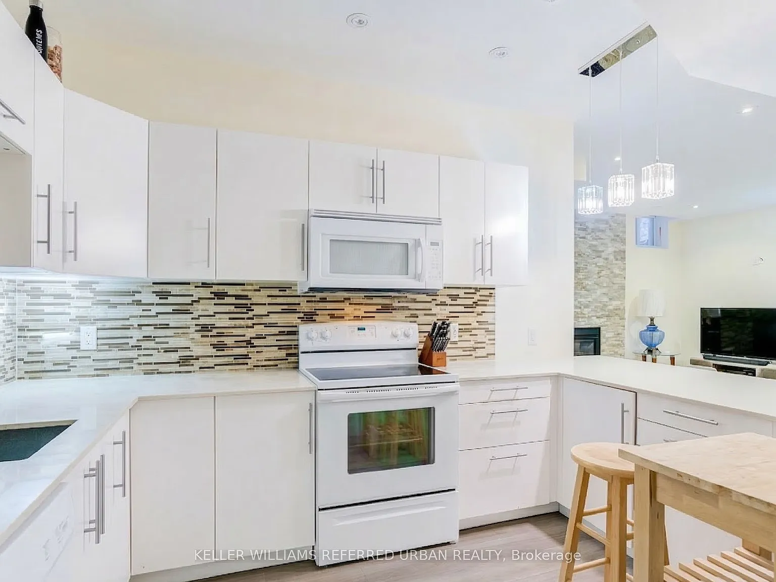3 bed, $2,499 — Photo 4