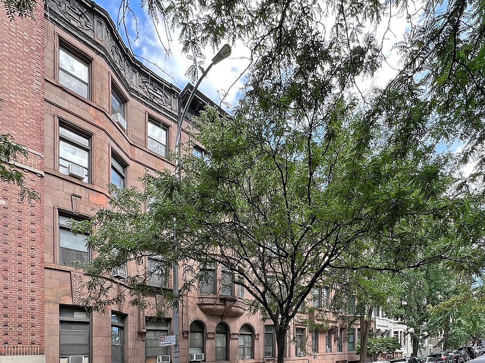 2nd image of 143 W 74th St APT 3B