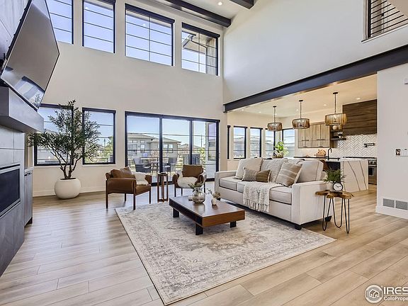 3rd image of 2744 Majestic View Dr