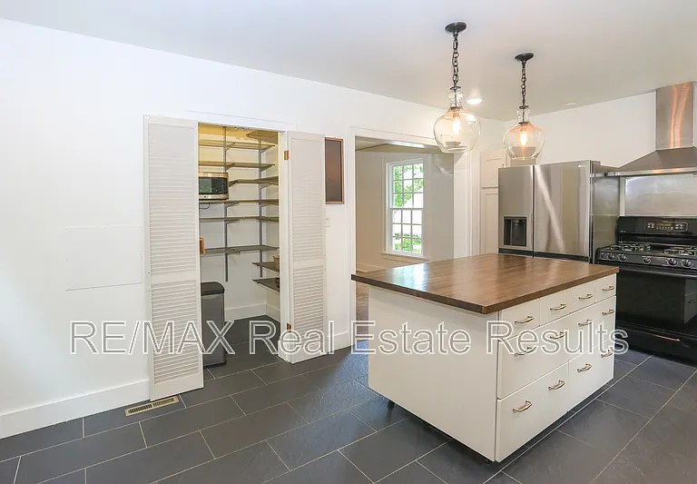 610 N Olive Ave — Photo 24
