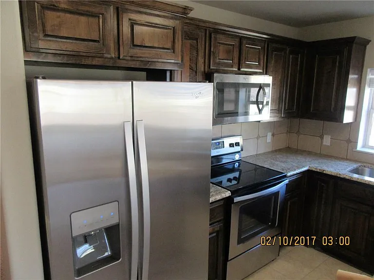 1725 Fairway Dr — Photo 5