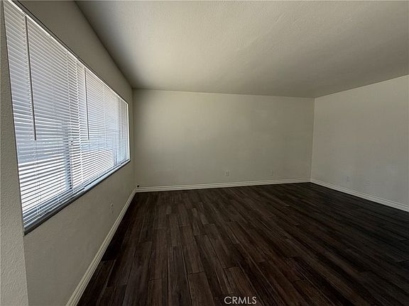 3rd image of 313 W 44th St