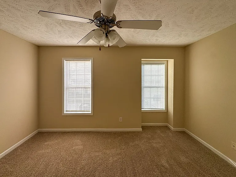 3060 Candlelight Dr — Photo 13