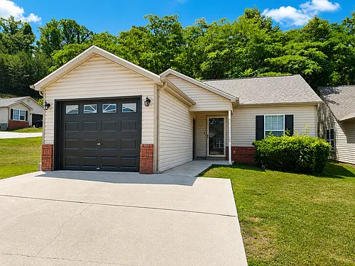 1604 Sails Way Photo 1