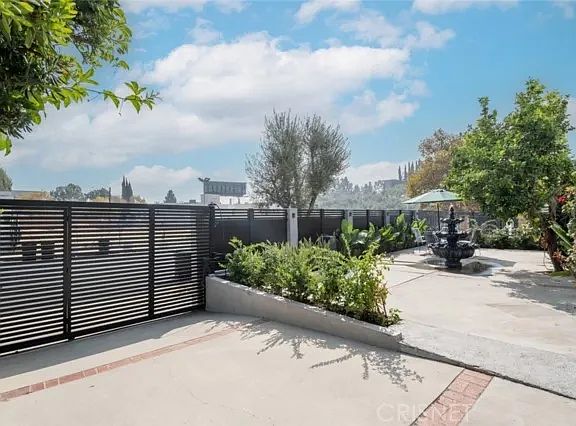 2nd image of 1717 N Berendo St #1/2