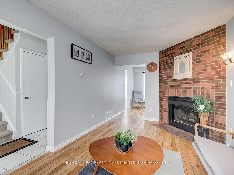 913 Dyer Ct — Photo 5