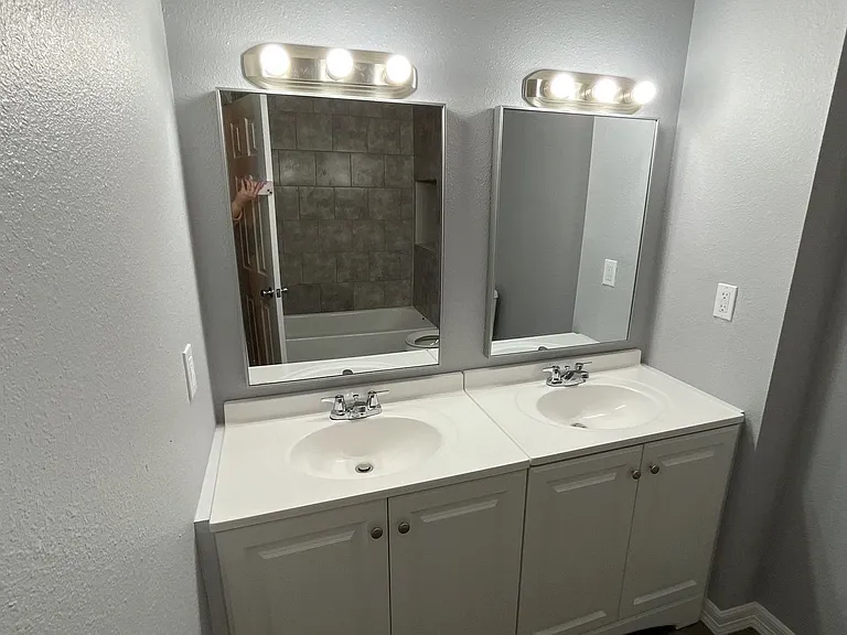 4620 Nichols St — Photo 11