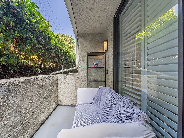 1900 Vine St #217 — Photo 9