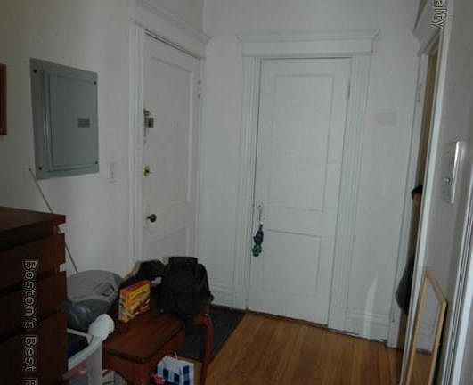 3rd image of 31 Saint Lukes Rd APT 4