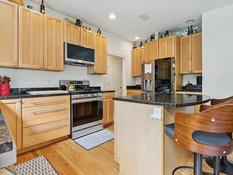 20 Howard St — Photo 15