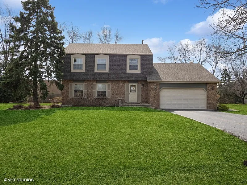 2518 Troy Cir photo 1