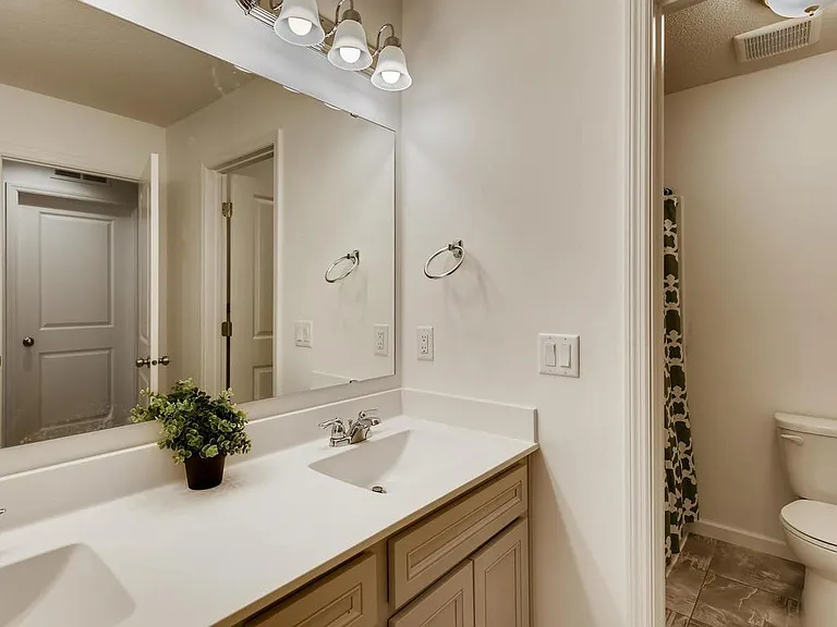 718 Maggie Way — Photo 19