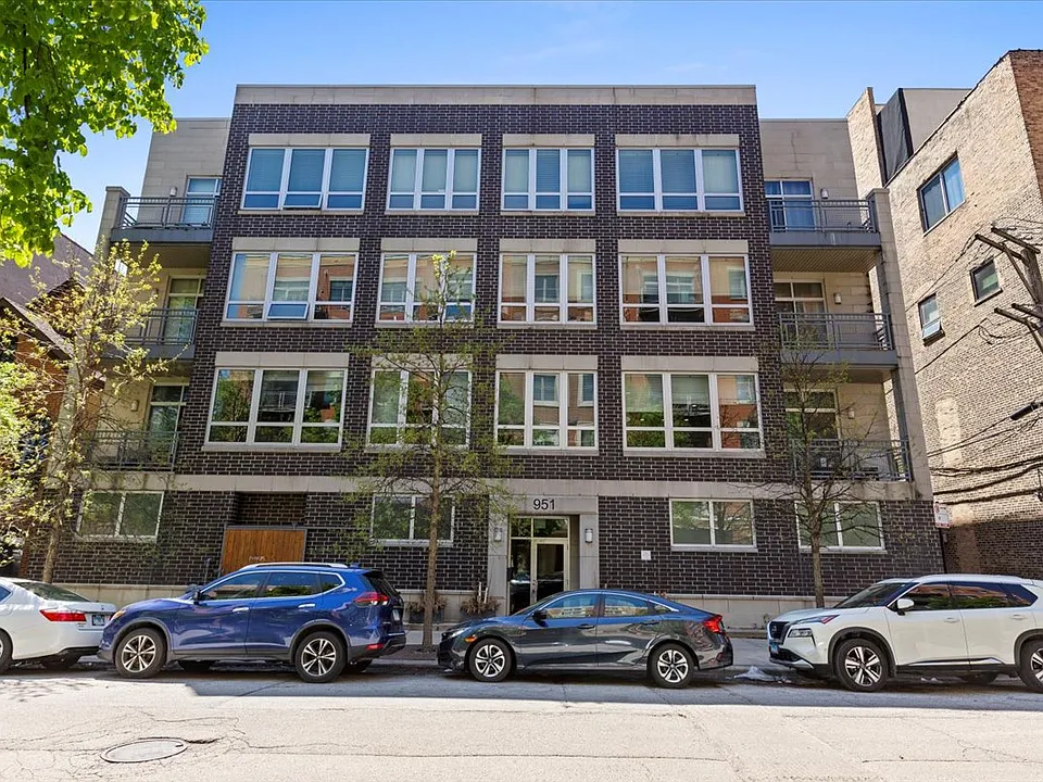 951 W Huron St #204