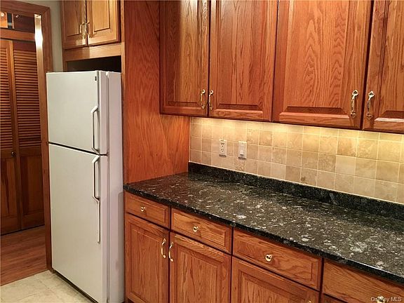 2nd image of 307 Drew Ln