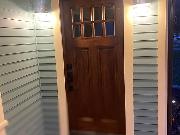 2nd image of 1003 W Lamar St