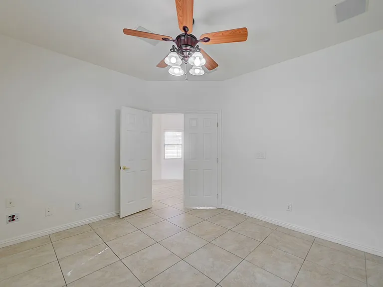 8918 Houston Ridge Ave — Photo 32