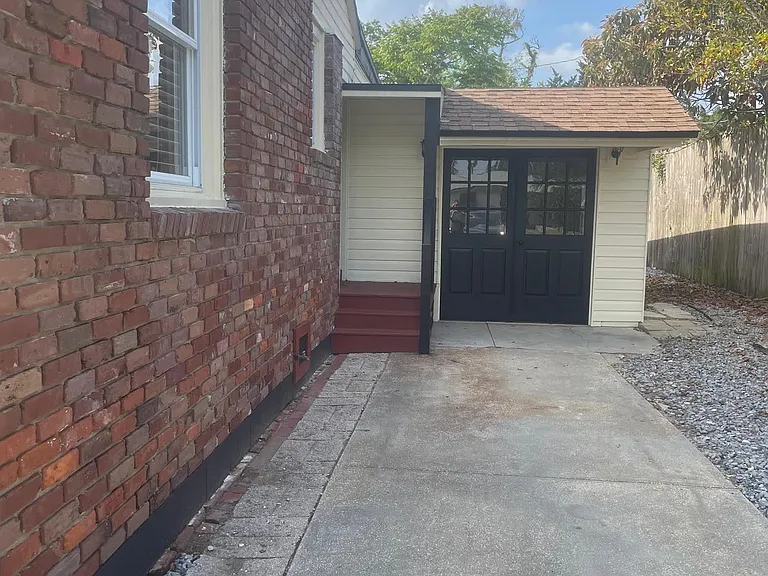 48 NE Saint Augustine Blvd — Photo 34