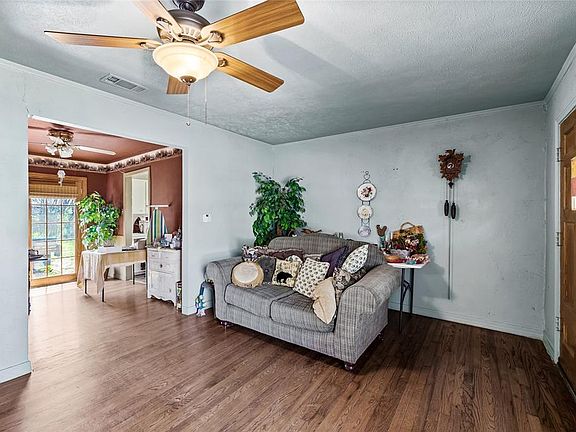 5th image of 1602 Park Ave