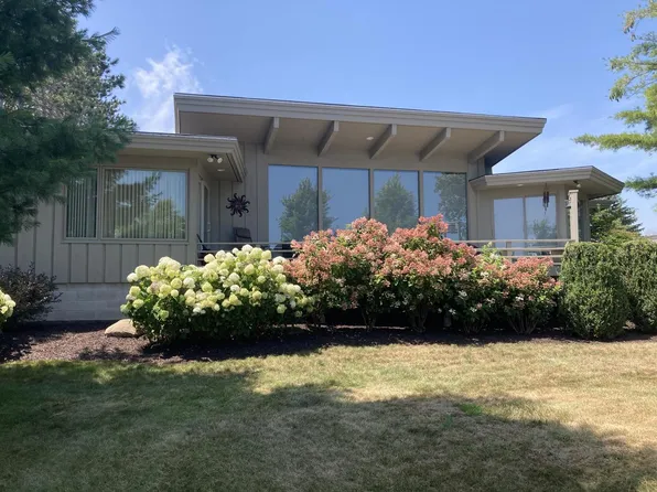 7064 Sauk Trail Beach ROAD, Cedar Grove, WI 53013
