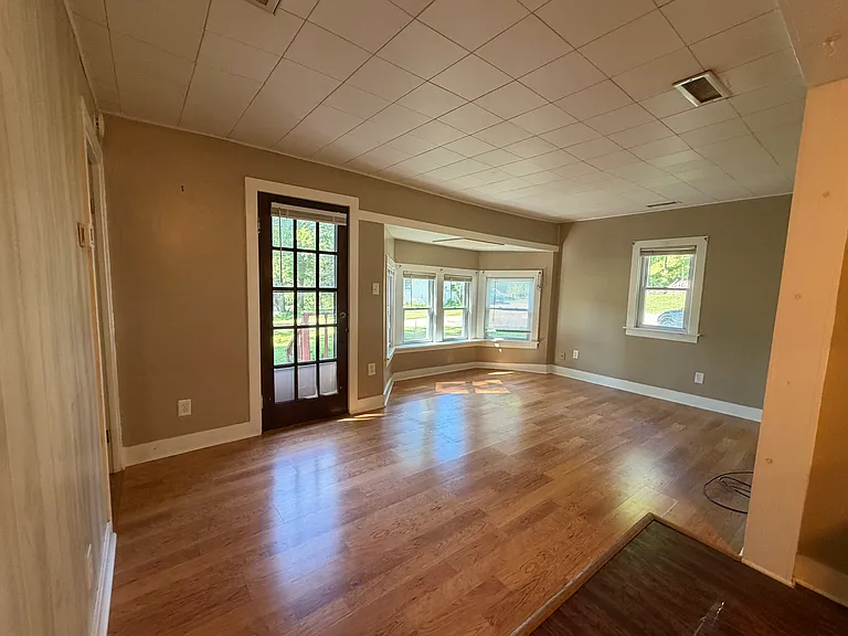 724 W Falls Rd — Photo 8