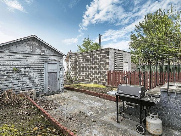 5th image of 2228 28th St