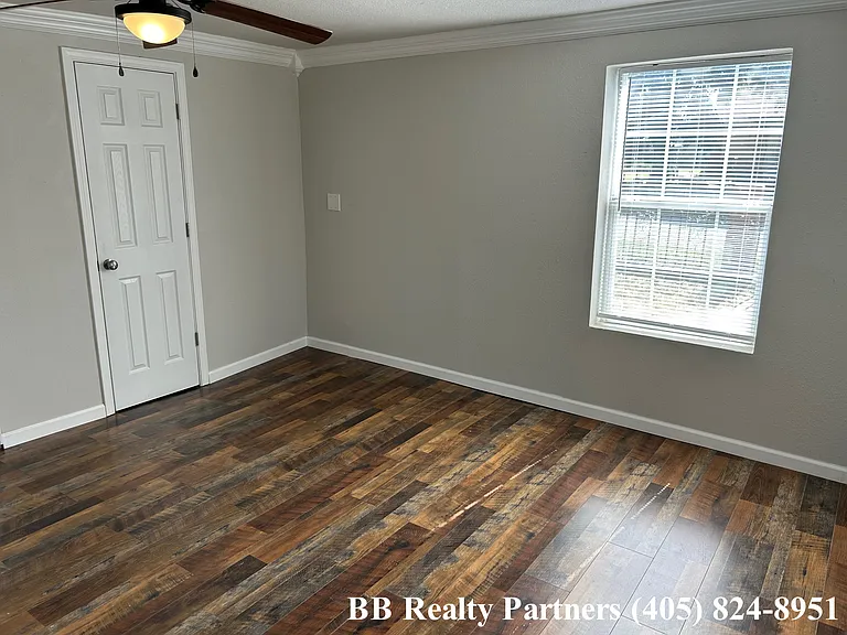 10 S Yorktown Ave — Photo 21