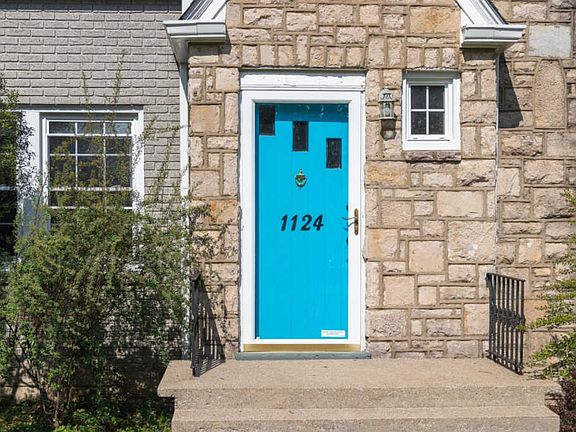 2nd image of 1124 Collins Ln