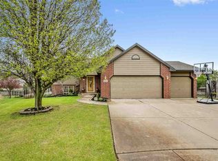 2218 N Sandplum Ct, Wichita, KS 67205