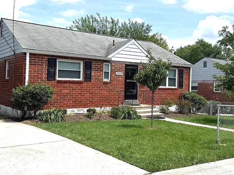 11005 Amherst Ave — Photo 2
