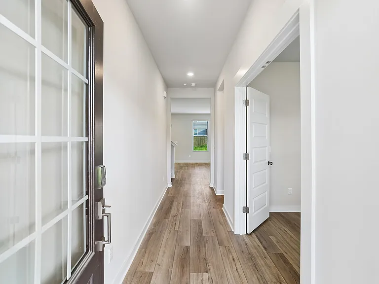 1615 Medinah Ln — Photo 3