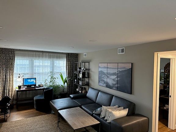 4th image of 2103 Saint Johns Ave APT A