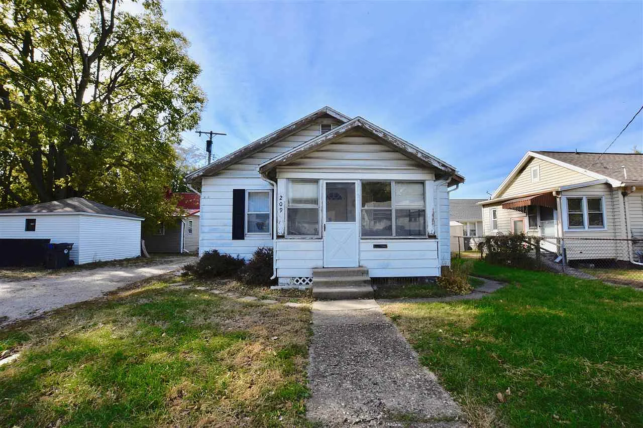 209 N 11th St photo 1