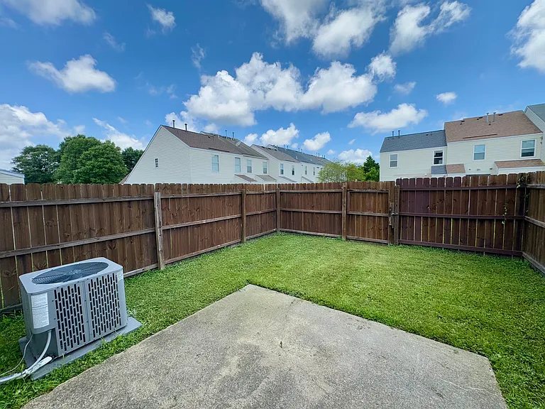 3210 Forest Green Dr — Photo 19