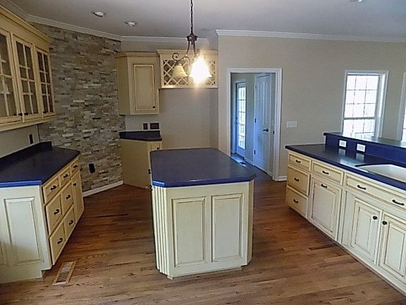 4th image of 1604 County Road 601