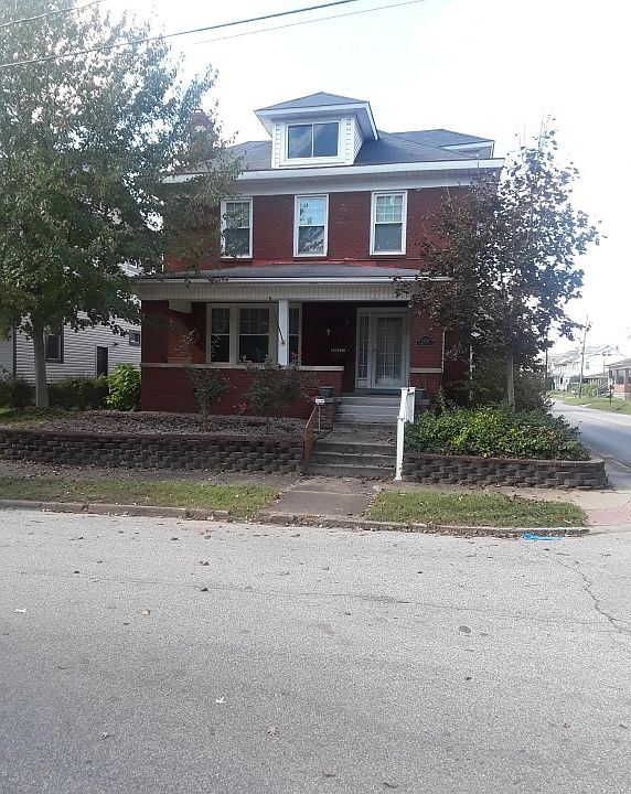 1st image of 2205 Oak St