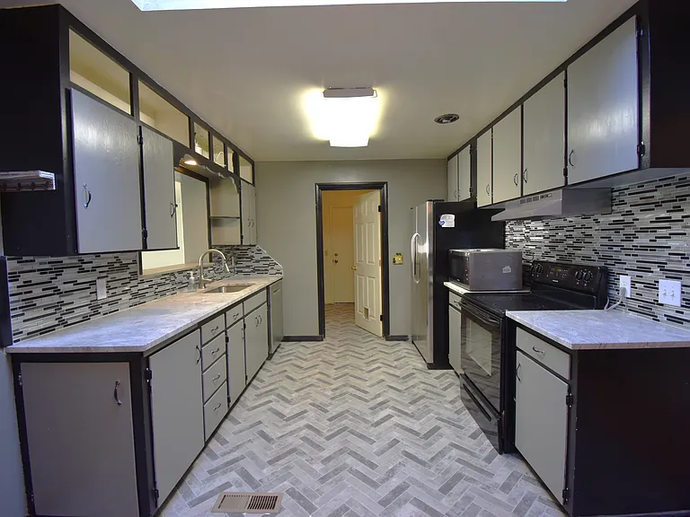 336 W Washington St — Photo 18