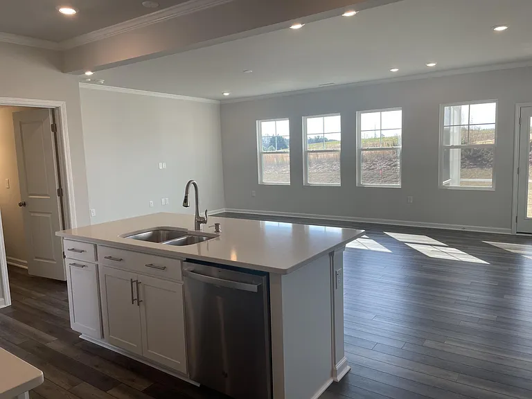 1220 Matterhorn Dr — Photo 5
