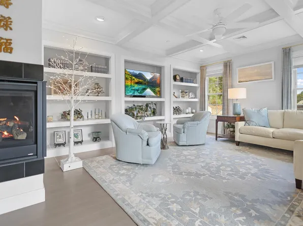 10 Sally Sweets Way #102, Salem, NH 03079