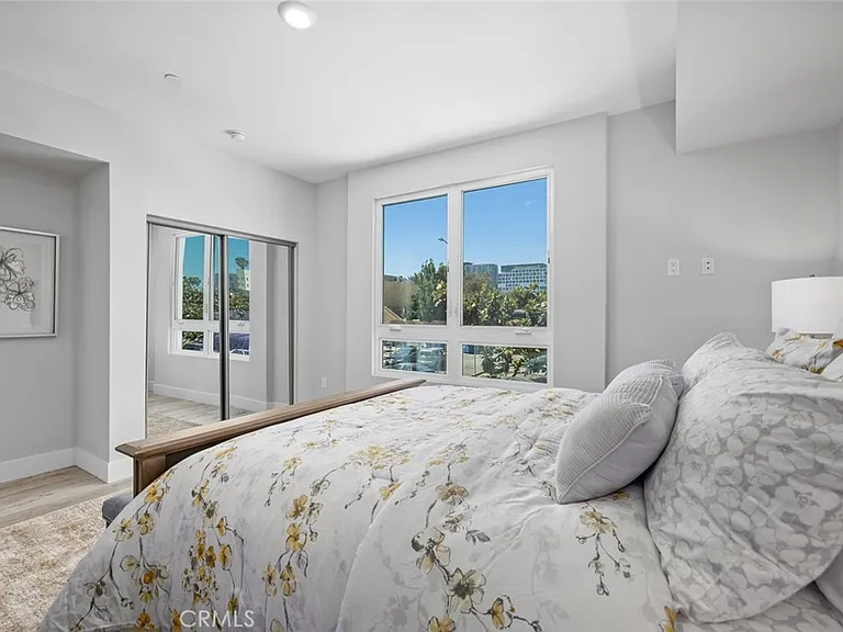 5820 La Mirada Ave #401 — Photo 23