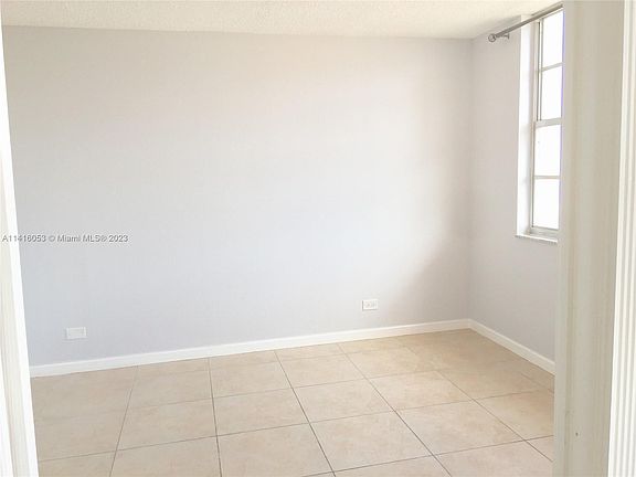 5th image of 250 174th St APT 2211