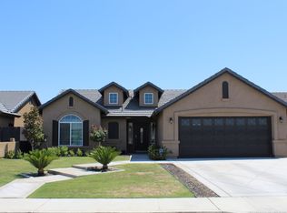 10303 Pinnacle Ct, Bakersfield, CA 93311
