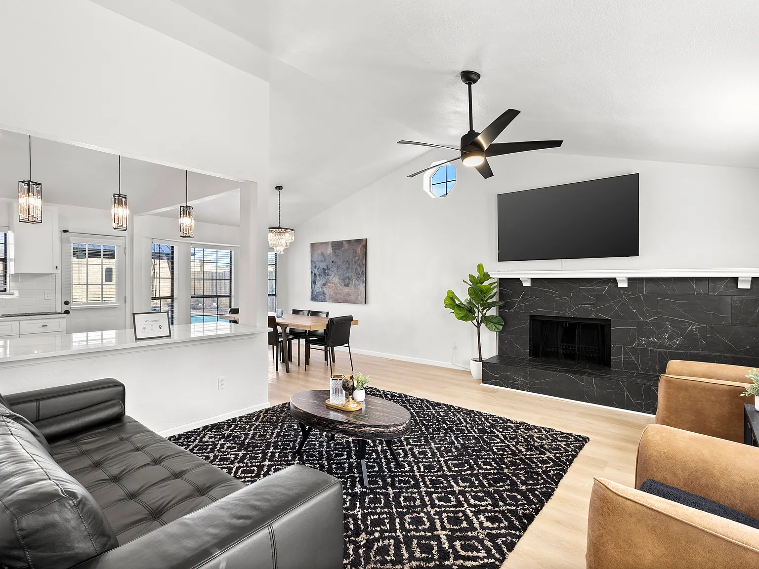 3 bed, 1563 sqft, $7,700 — Photo 3