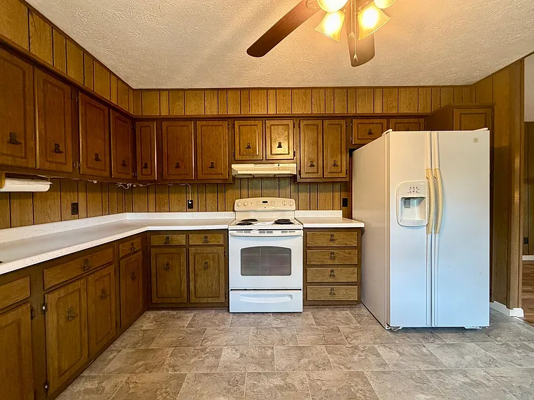 6 Jefferson Cir — Photo 5