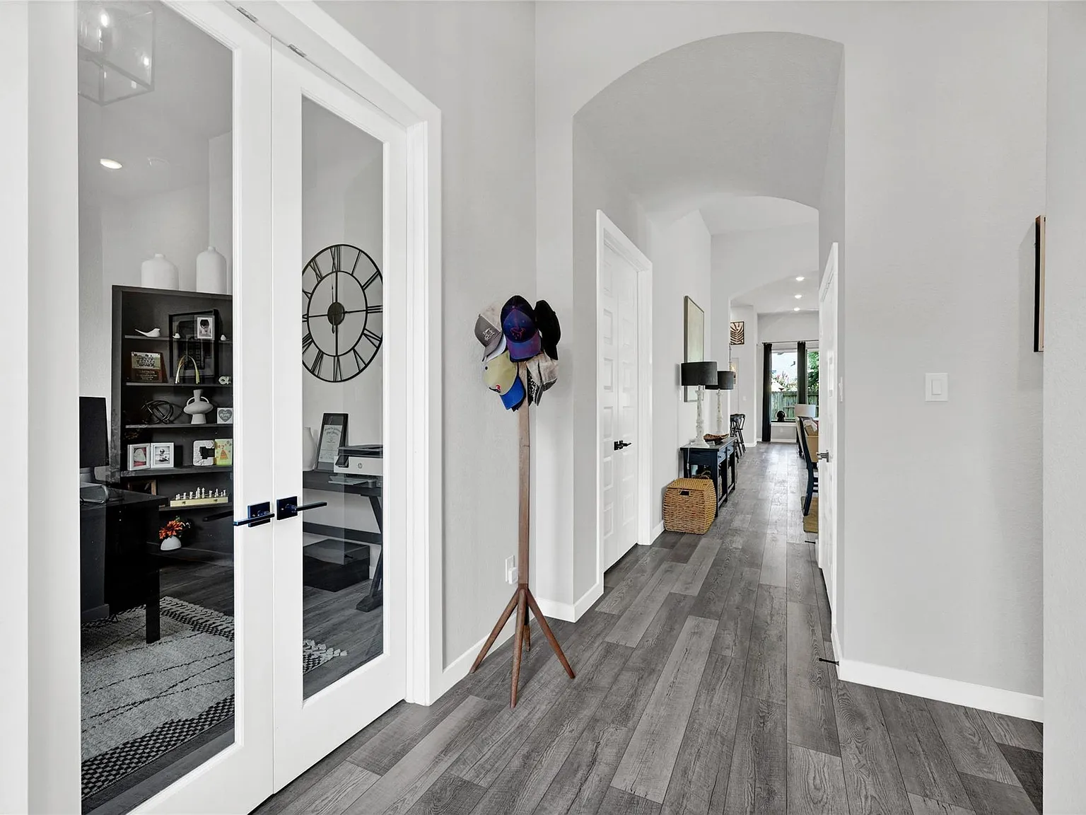 4 bed, 3.5 bath, 3004 sqft, $3,800 — Photo 3