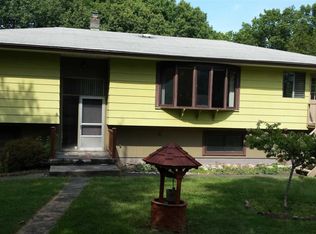16 Chapman Cir, Poughkeepsie, NY 12601