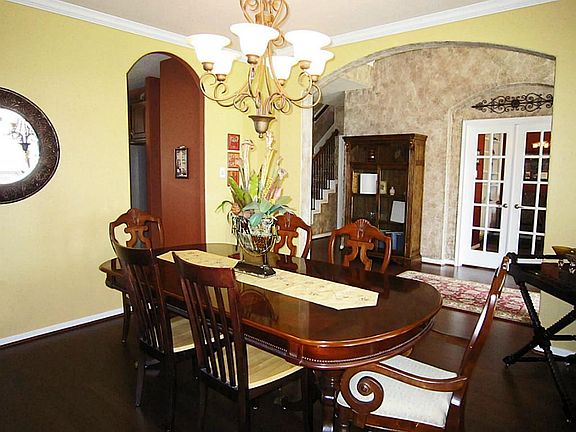  Another view of dining room.
