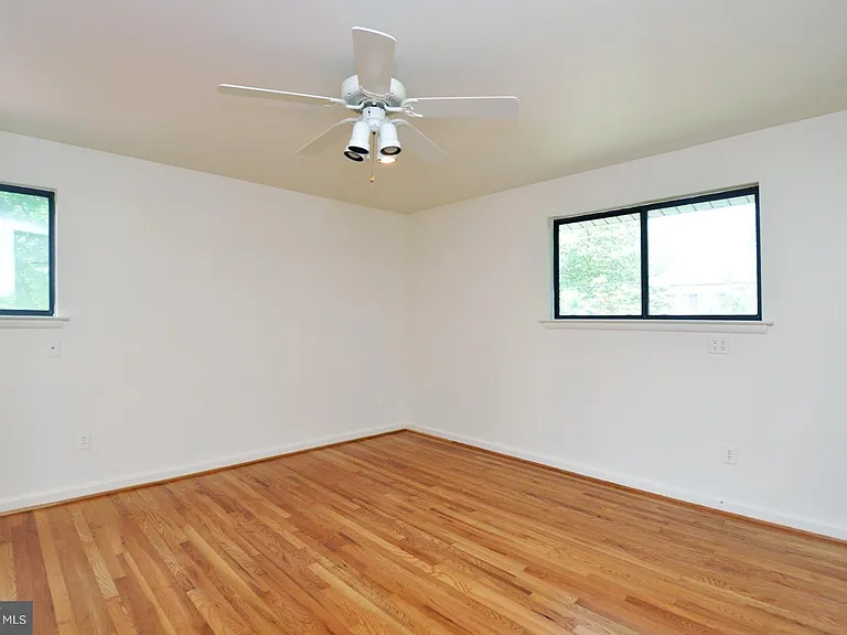 7024 Richard Dr — Photo 23