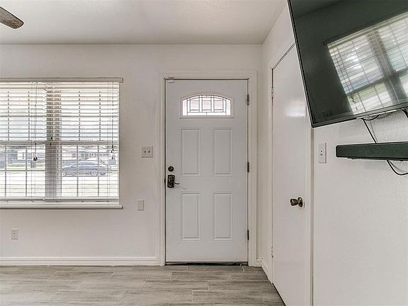4th image of 100 Woods Ave