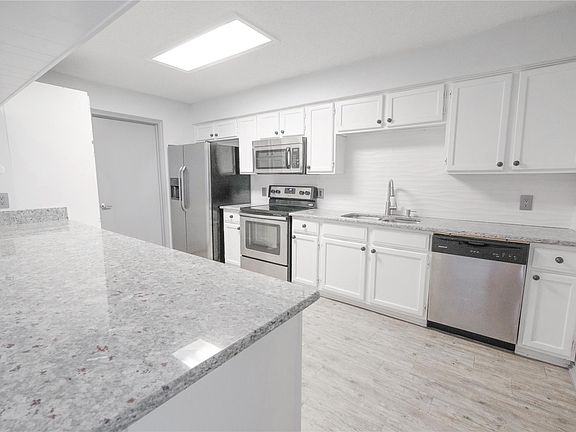 5th image of 3636 Dexter Ave #3632