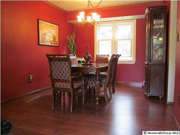 4th image of 107 Brill St